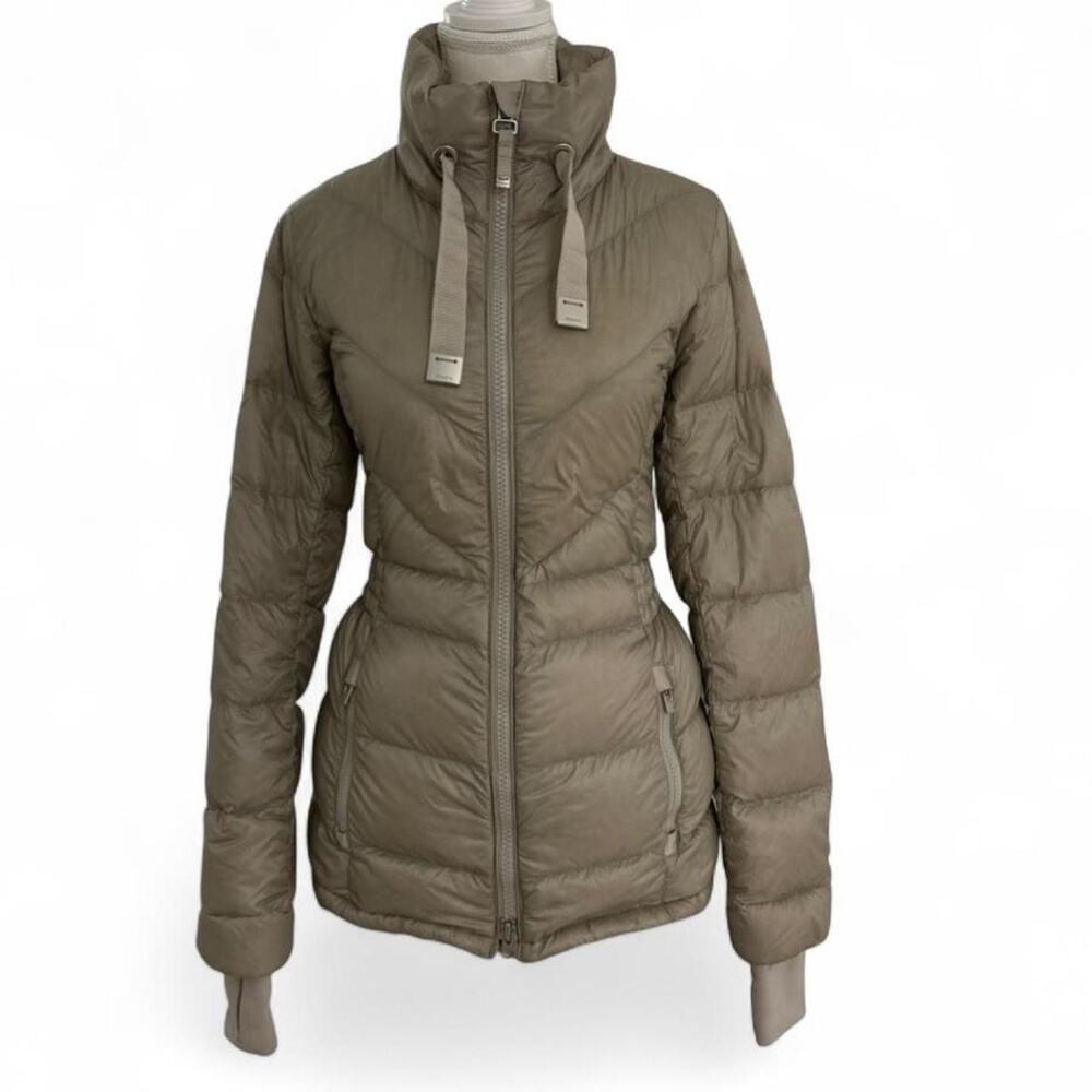 Athleta Flattering Fit Puffer Jacket Size XS Super Warm & comfy New York coat
